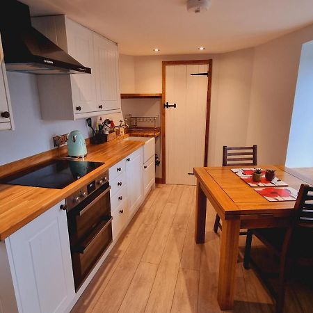 Pass The Keys Charming 19Th Century Country Cottage For 2 Guests Ексетър Екстериор снимка