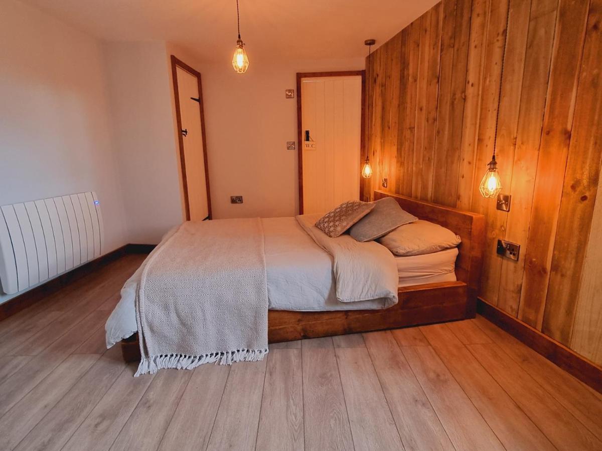 Pass The Keys Charming 19Th Century Country Cottage For 2 Guests Ексетър Екстериор снимка